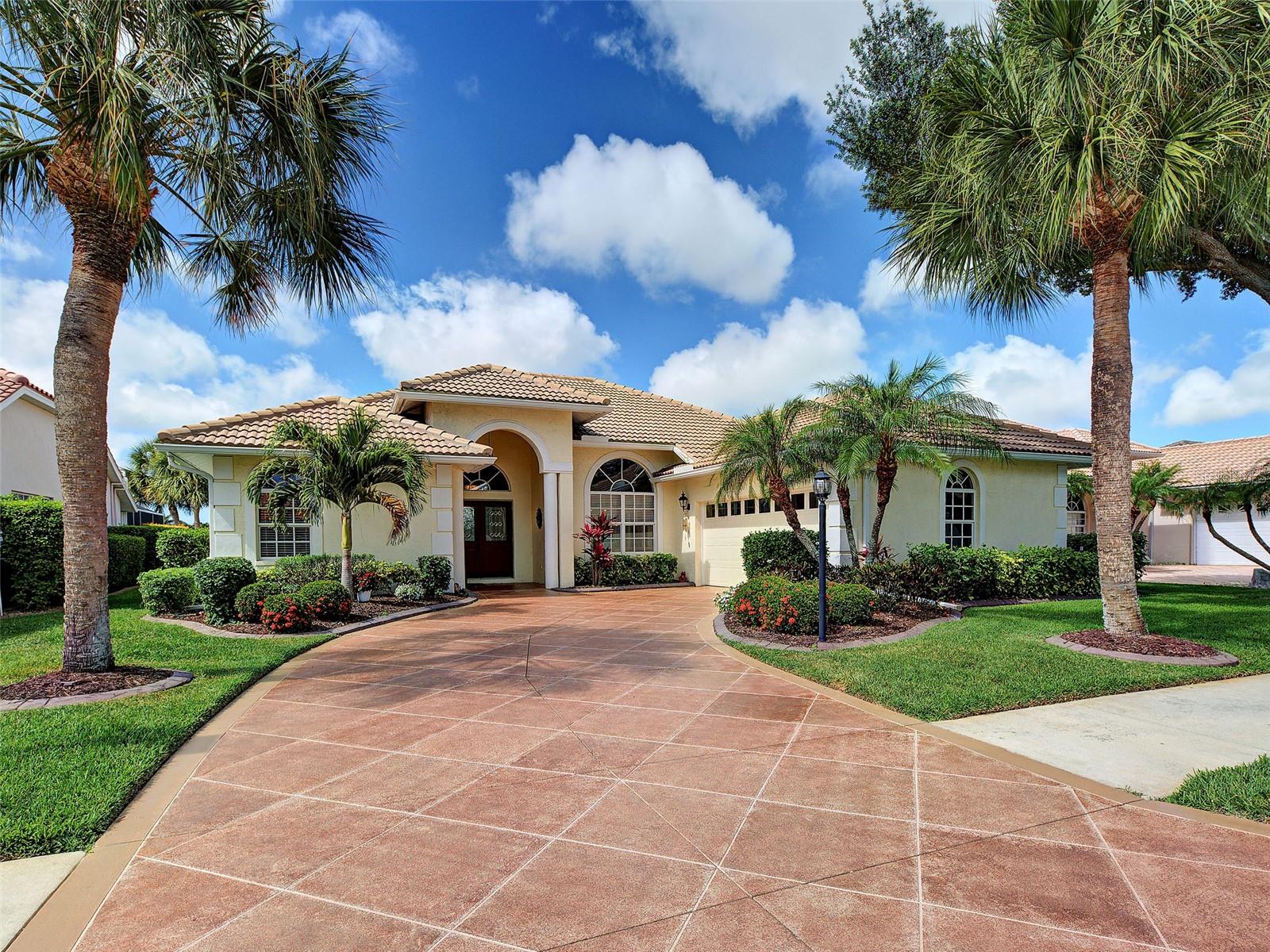 Image 2 of 61 For 115 Grand Oak Circle