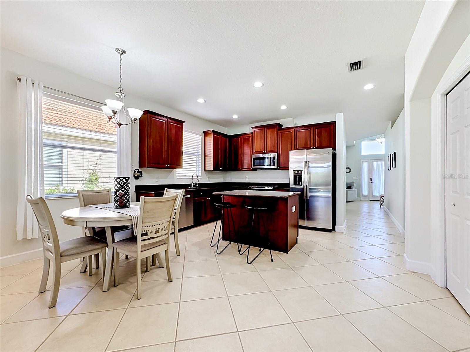 Listing photo id 9 for 11603 Dancing River Drive