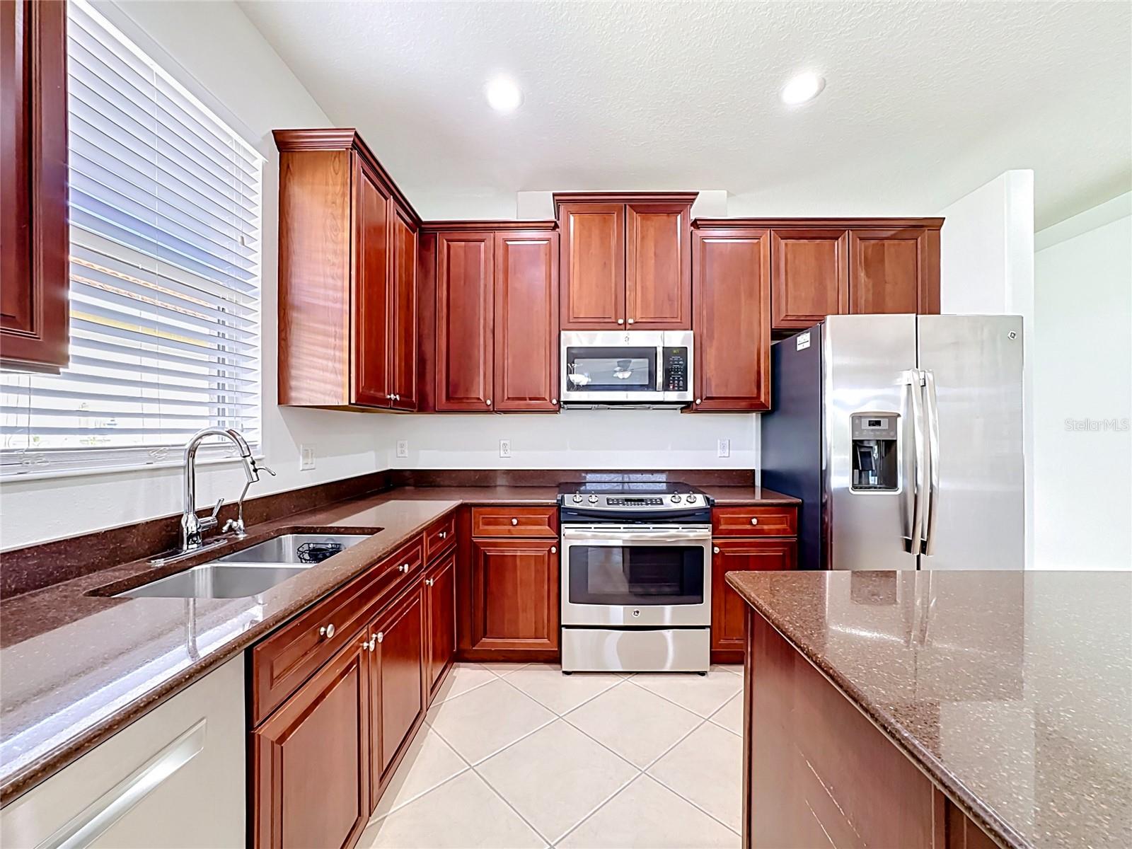 Listing photo id 11 for 11603 Dancing River Drive