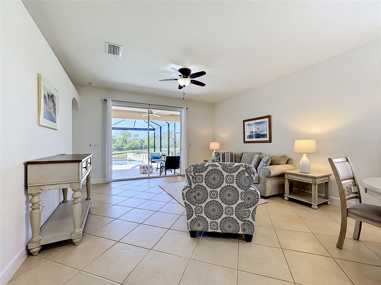 Listing photo id 16 for 11603 Dancing River Drive