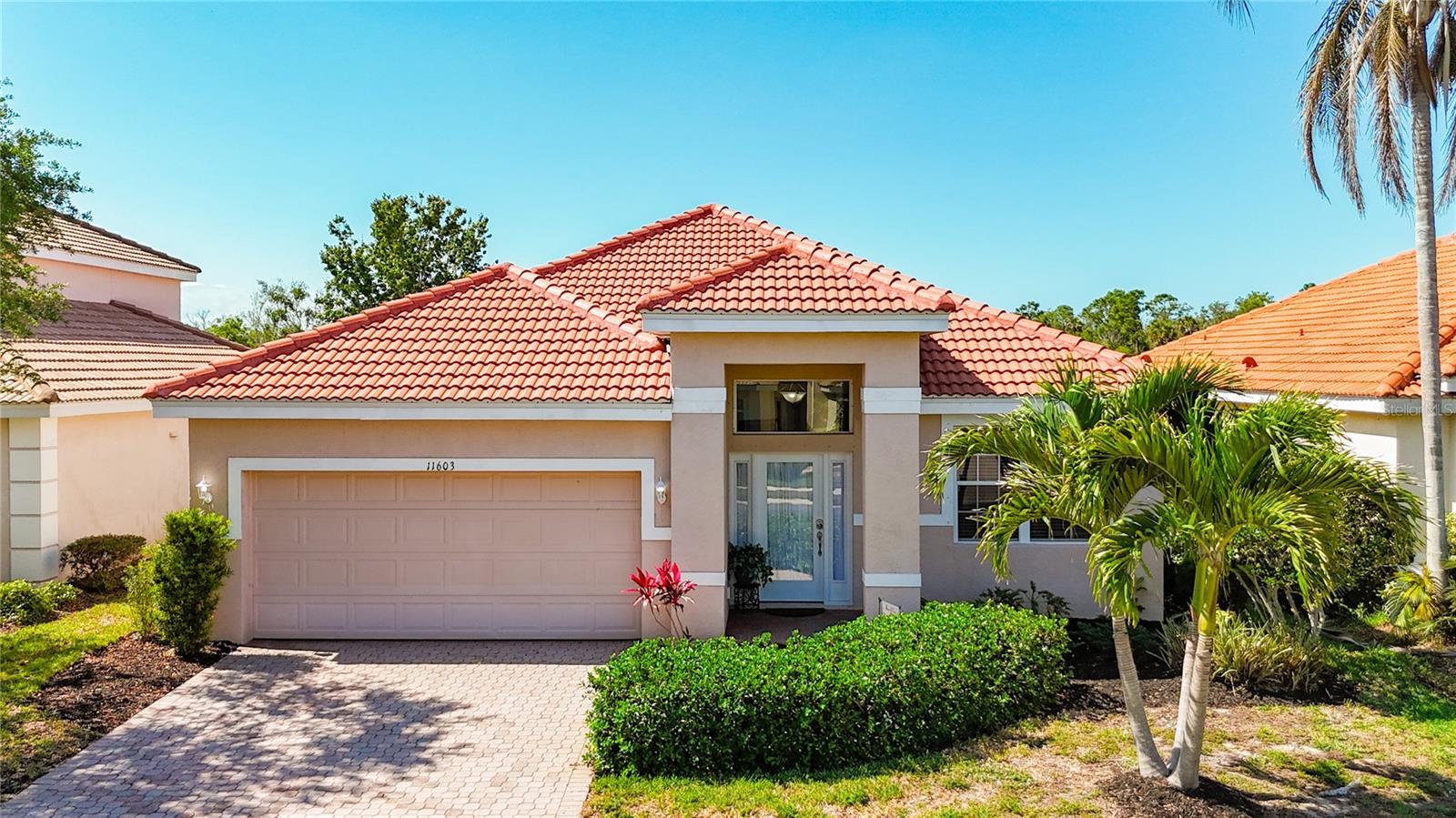 Listing photo id 2 for 11603 Dancing River Drive
