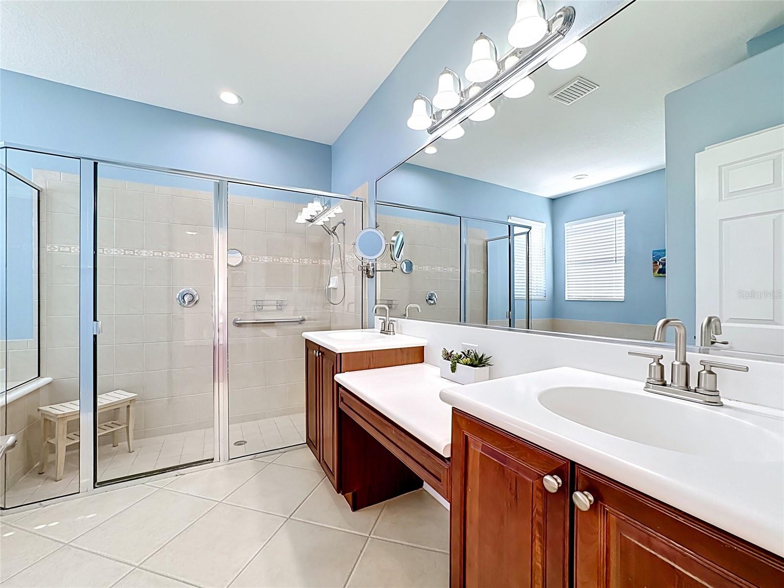 Listing photo id 41 for 11603 Dancing River Drive