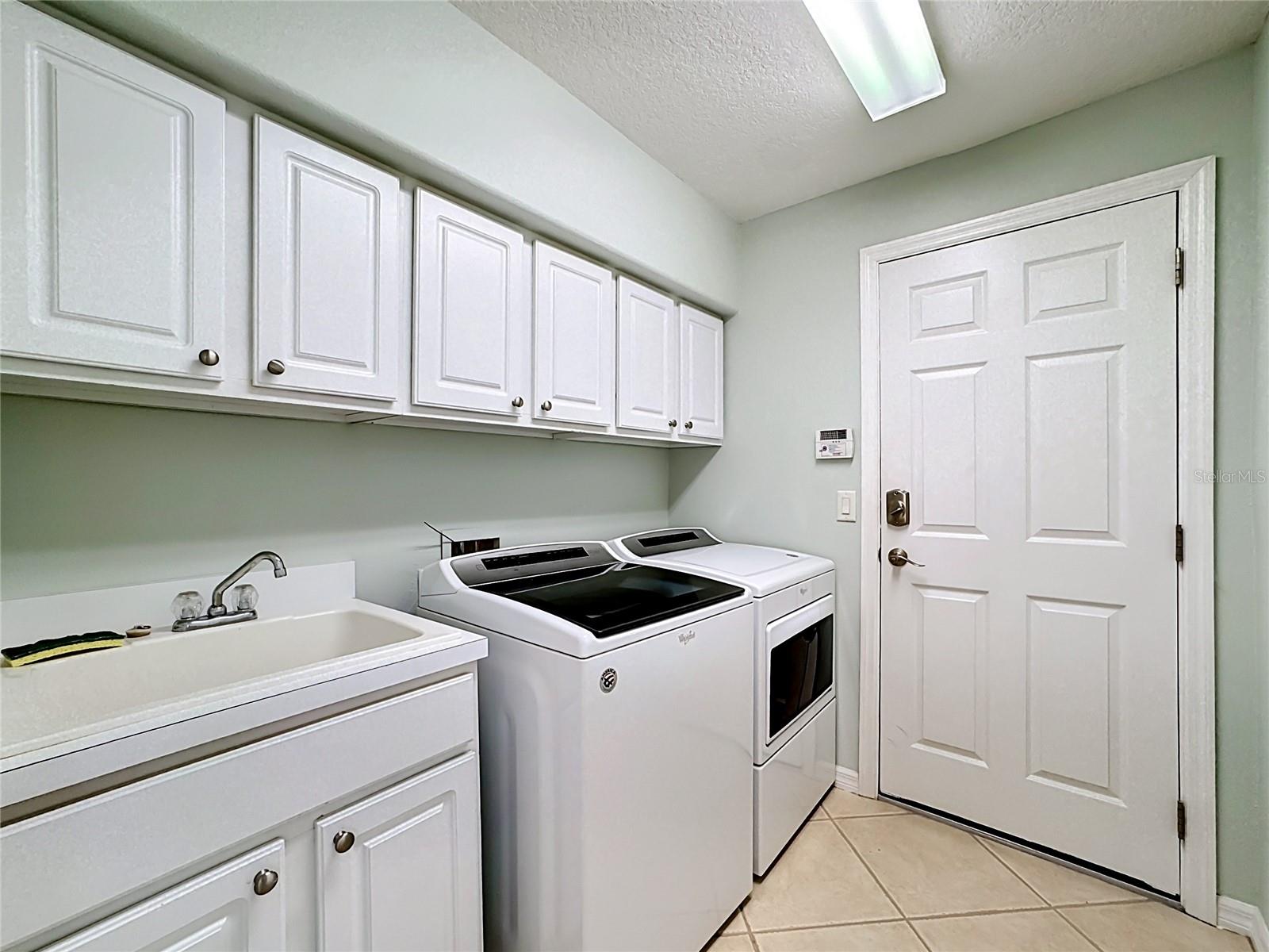 Listing photo id 49 for 11603 Dancing River Drive