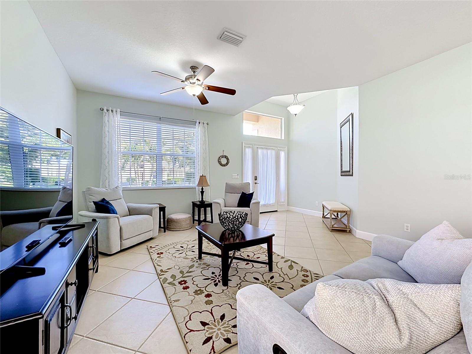 Listing photo id 4 for 11603 Dancing River Drive