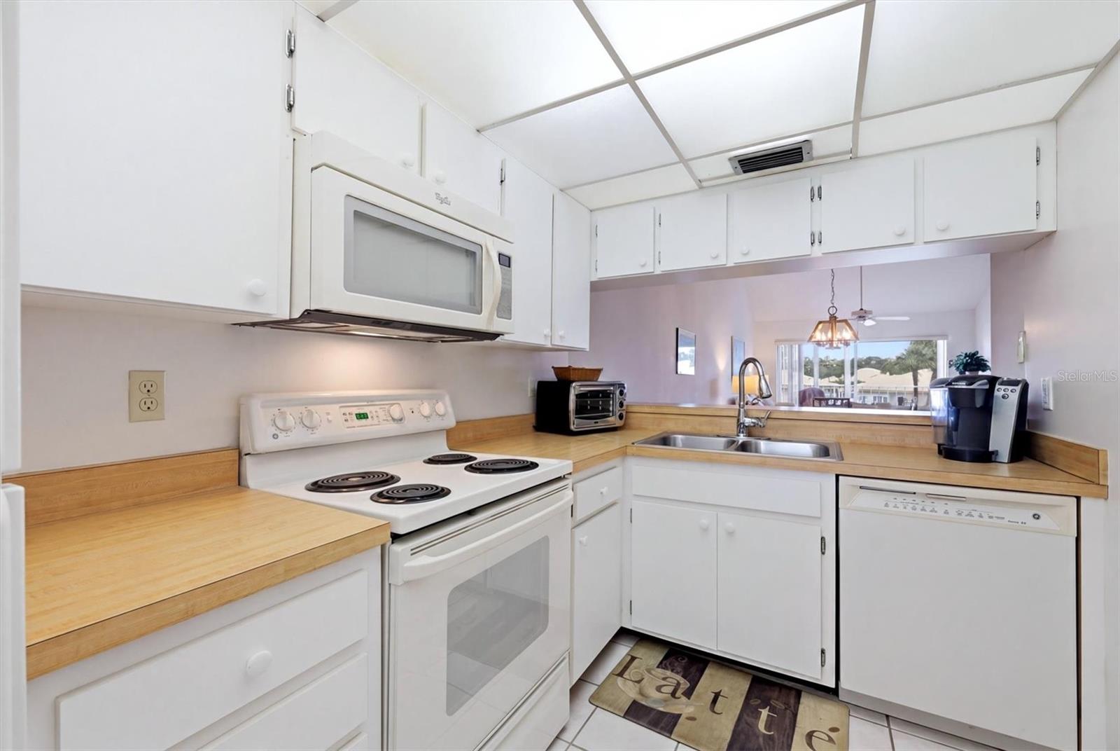 Image 13 of 47 For 444 Cerromar Road 298