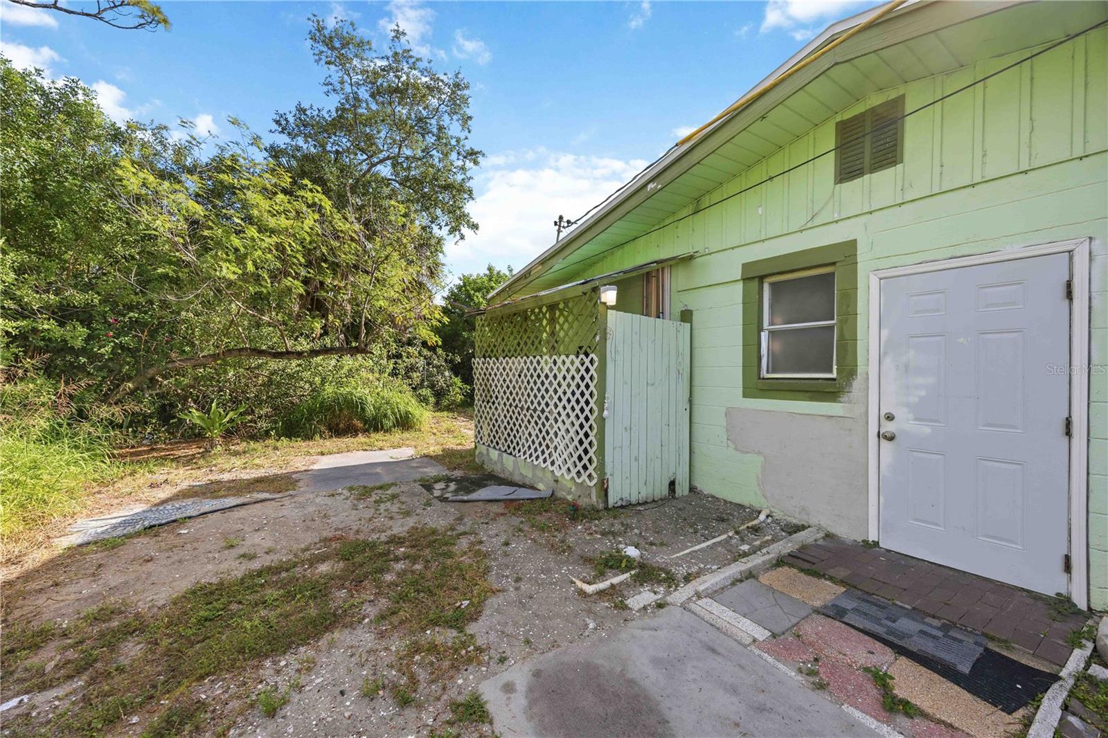 Image 3 of 30 For 12308 Urbino Street