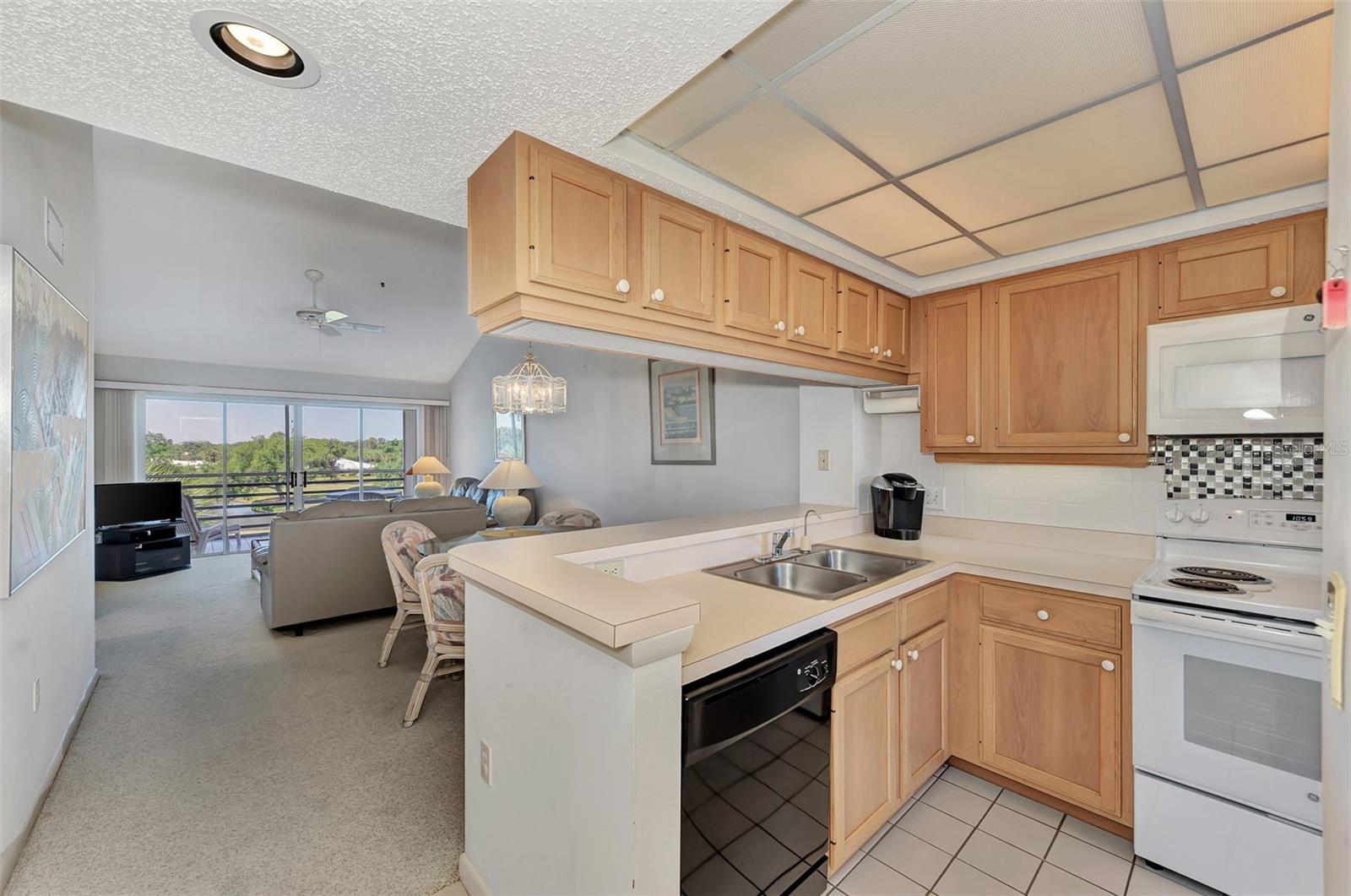 Image 11 of 59 For 841 Wexford Boulevard 841