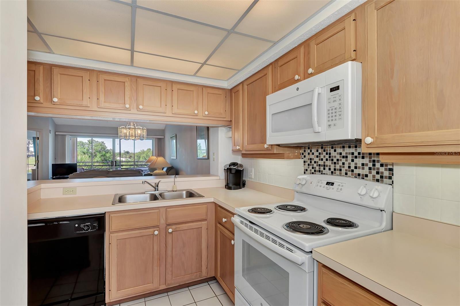Image 15 of 59 For 841 Wexford Boulevard 841