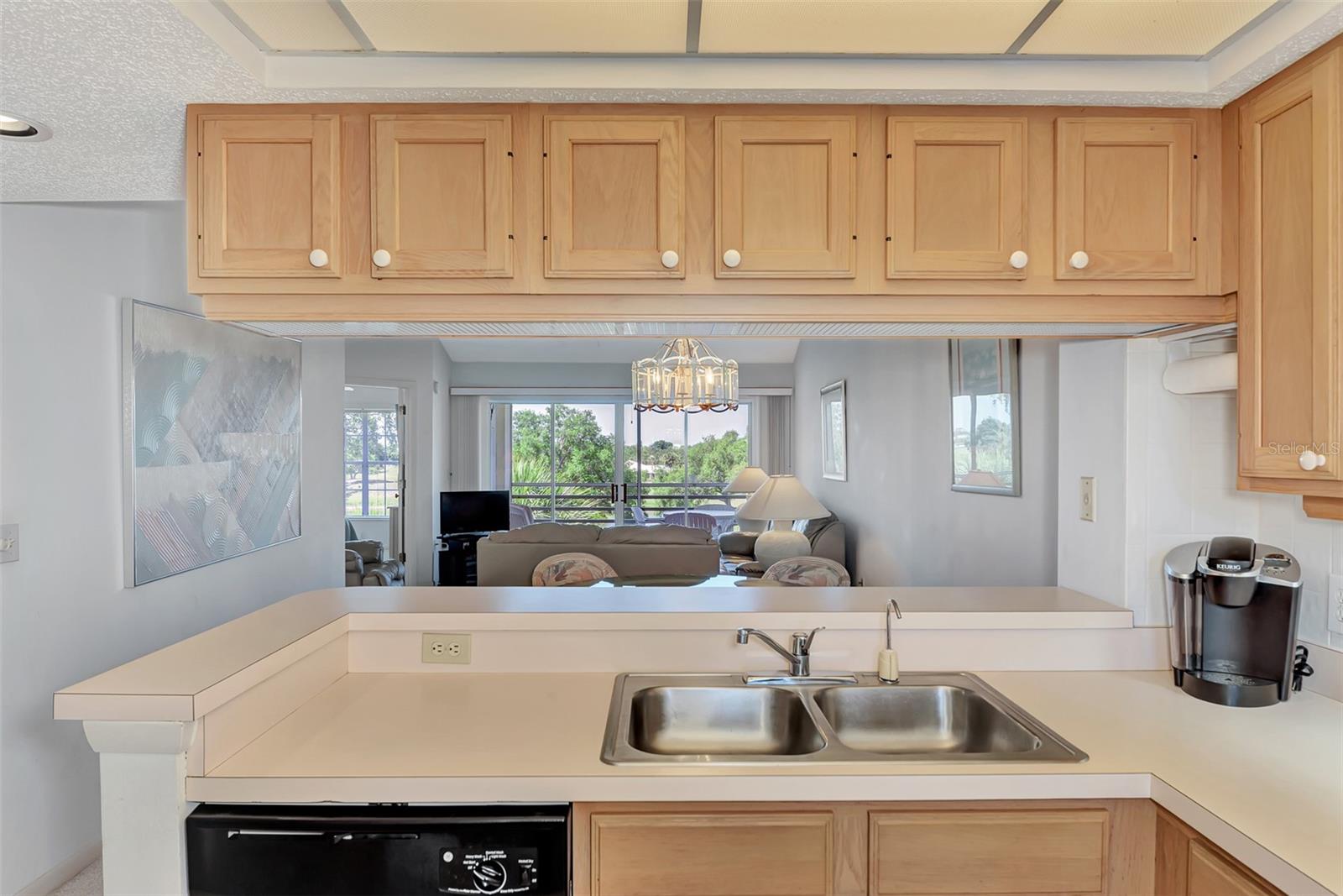 Image 16 of 59 For 841 Wexford Boulevard 841