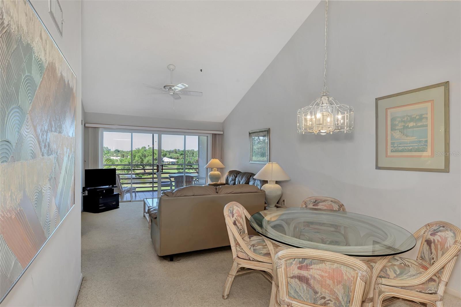 Image 18 of 59 For 841 Wexford Boulevard 841