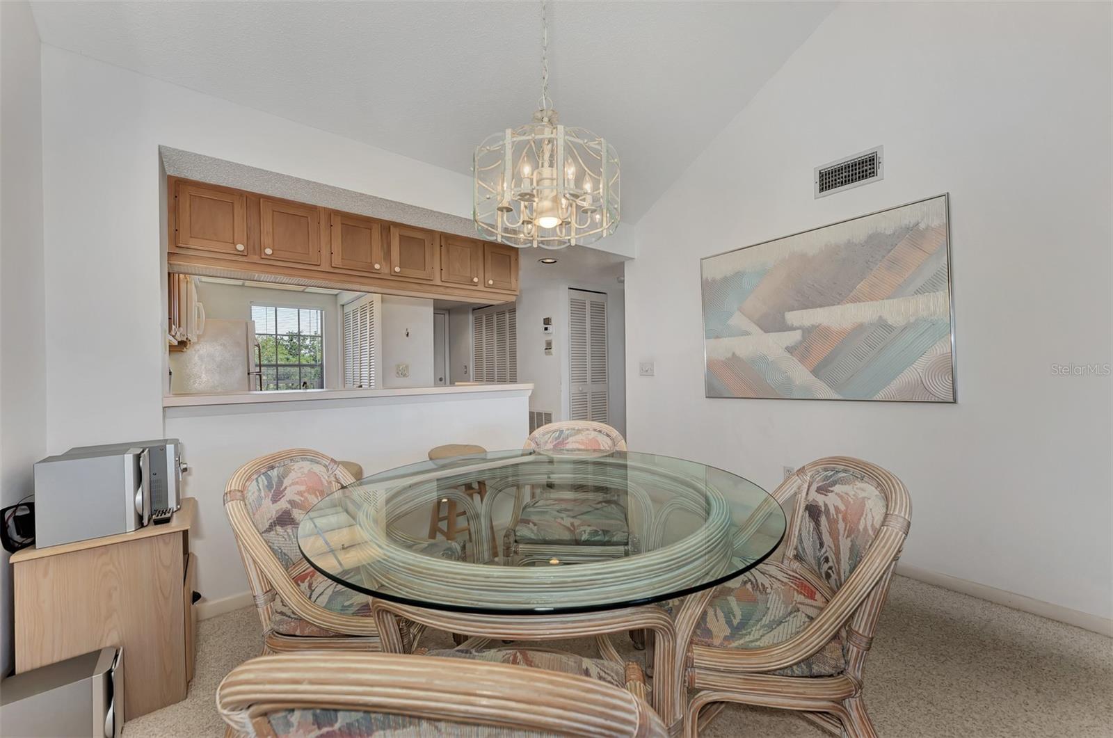 Image 21 of 59 For 841 Wexford Boulevard 841