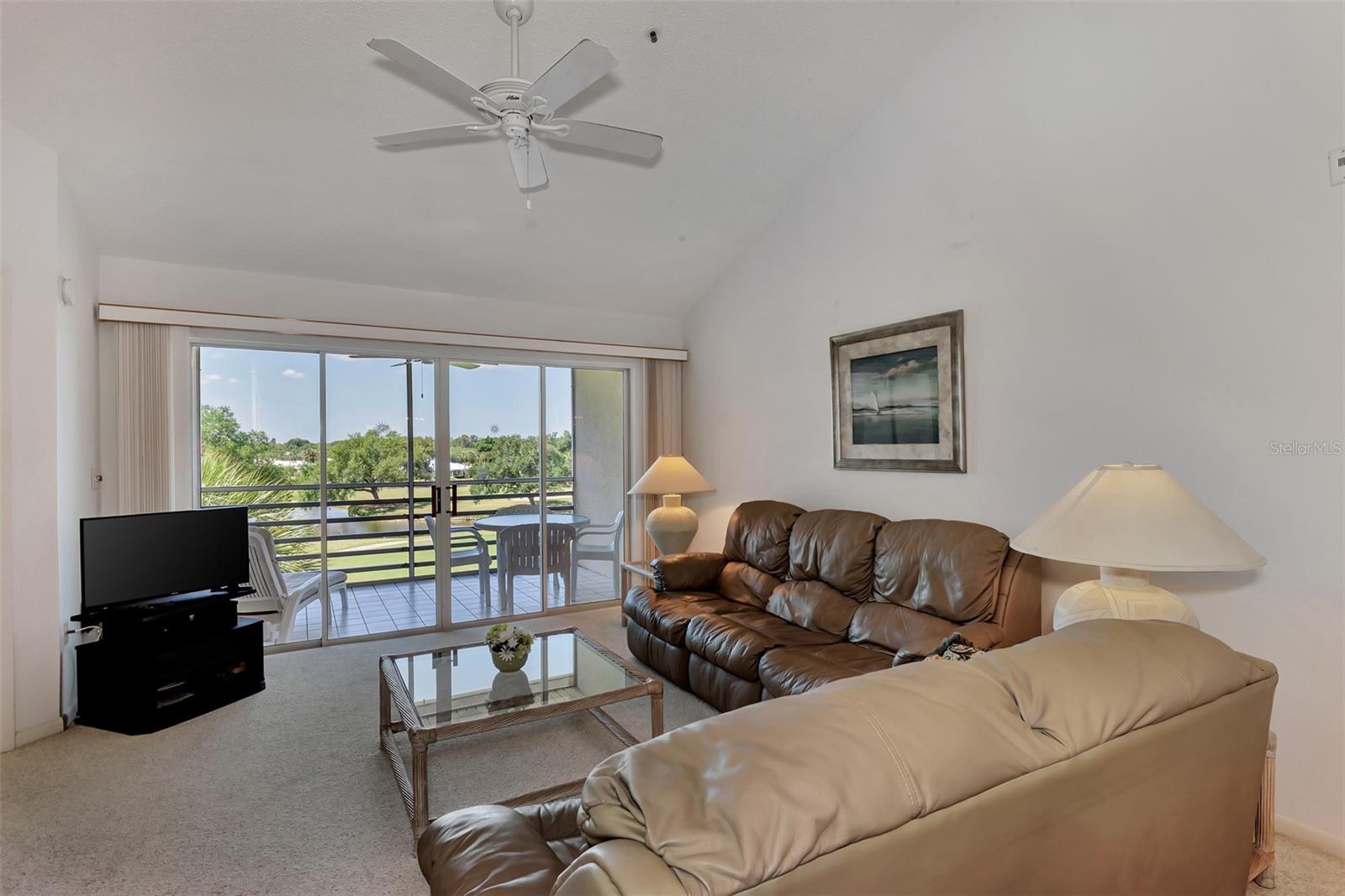 Image 23 of 59 For 841 Wexford Boulevard 841