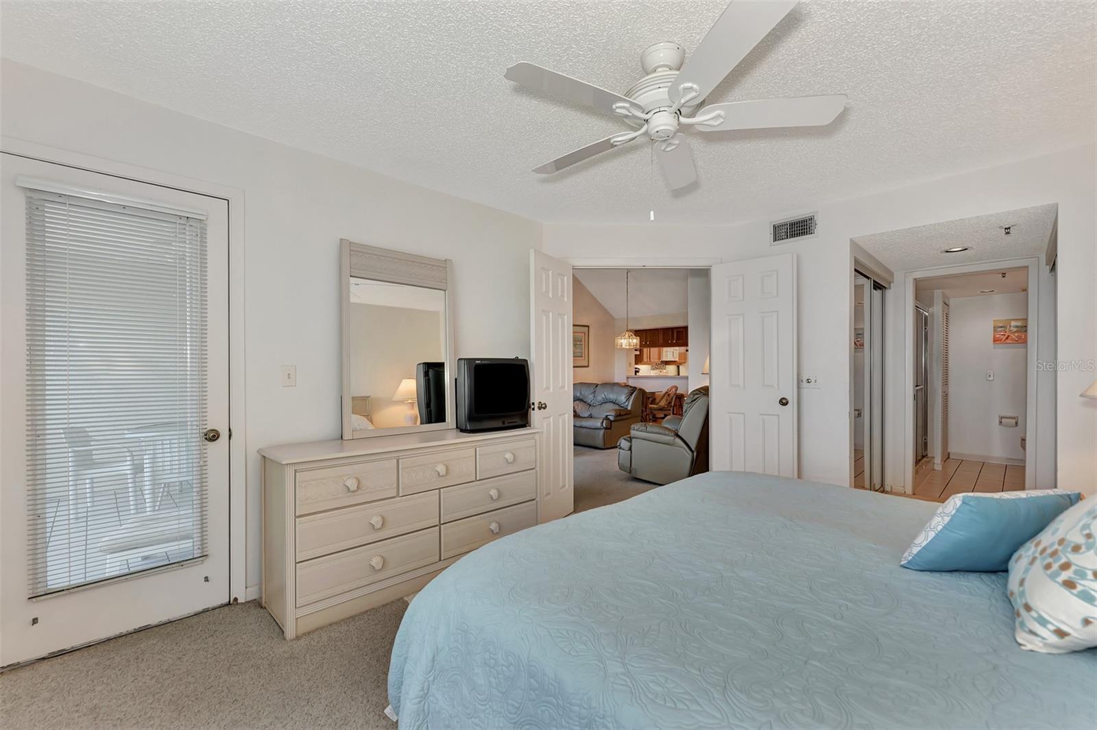 Image 35 of 59 For 841 Wexford Boulevard 841