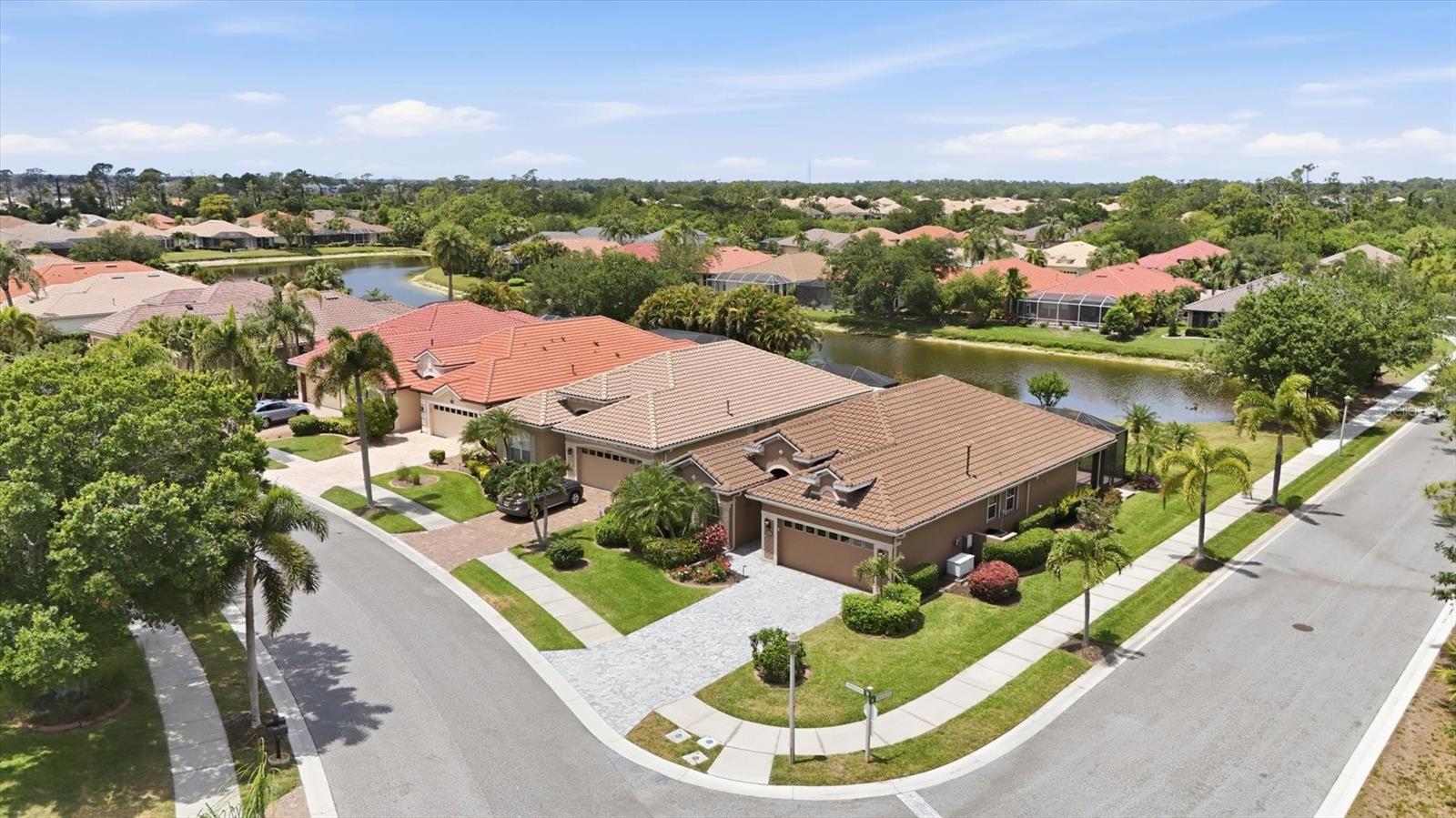 Image 5 of 69 For 3593 Whispering Oaks Drive