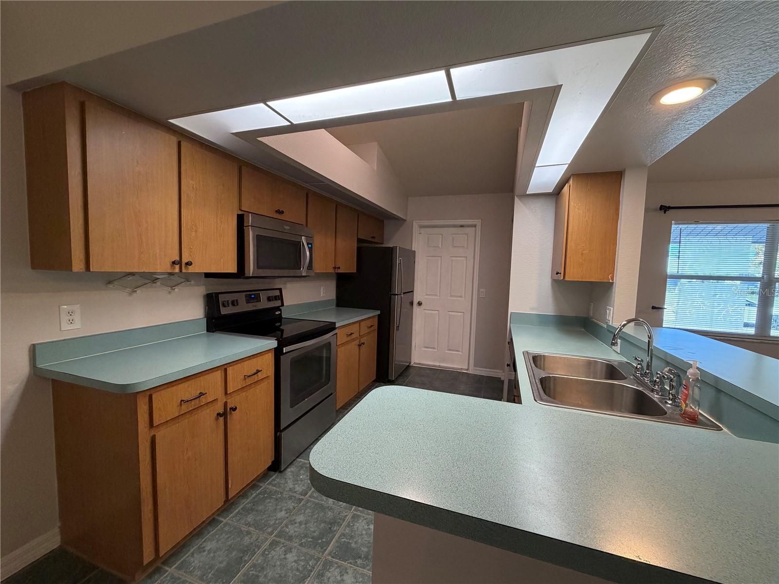 Image 6 of 34 For 4847 Luther Avenue