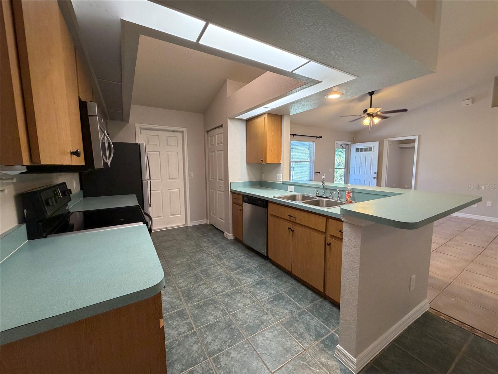 Image 7 of 34 For 4847 Luther Avenue