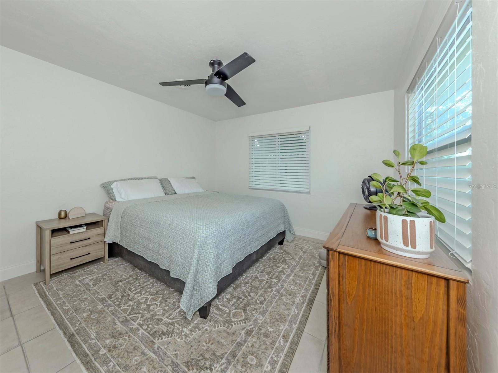 Image 12 of 33 For 929 Cypress Avenue