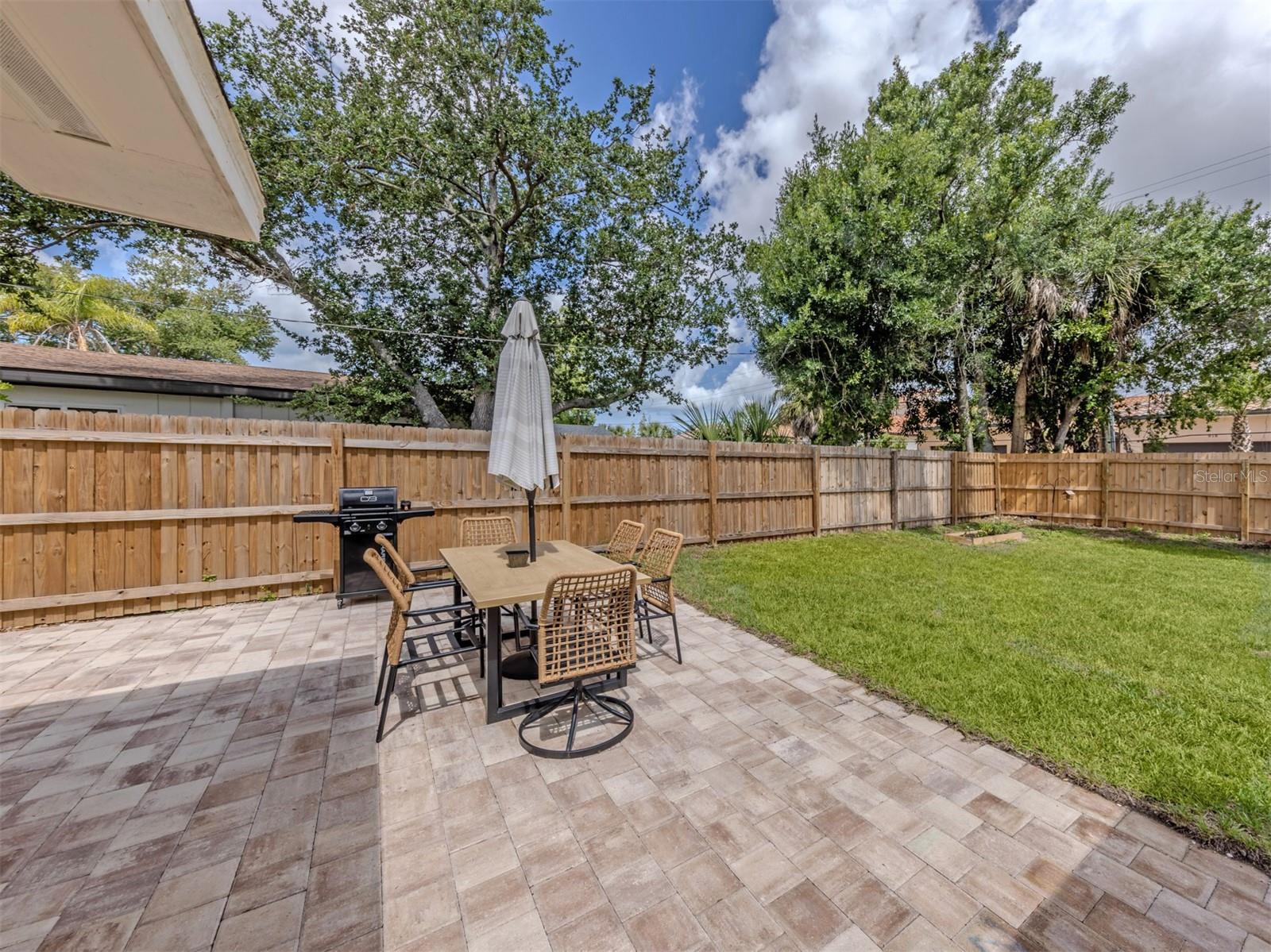 Image 21 of 33 For 929 Cypress Avenue