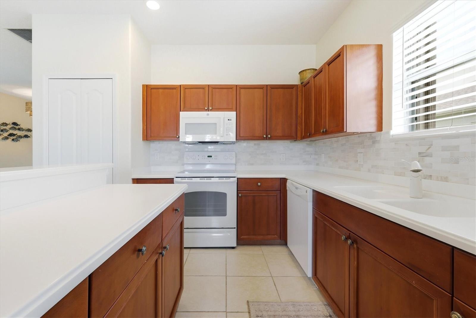 Image 22 of 52 For 445 Tomoka Drive