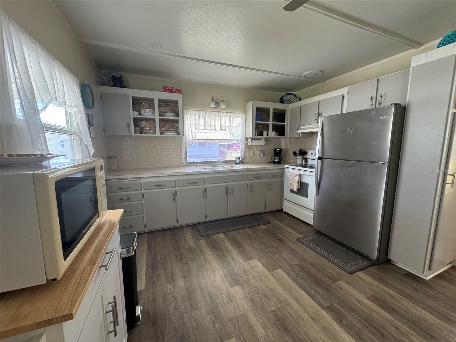 Image 14 of 53 For 5120 8 A Street E