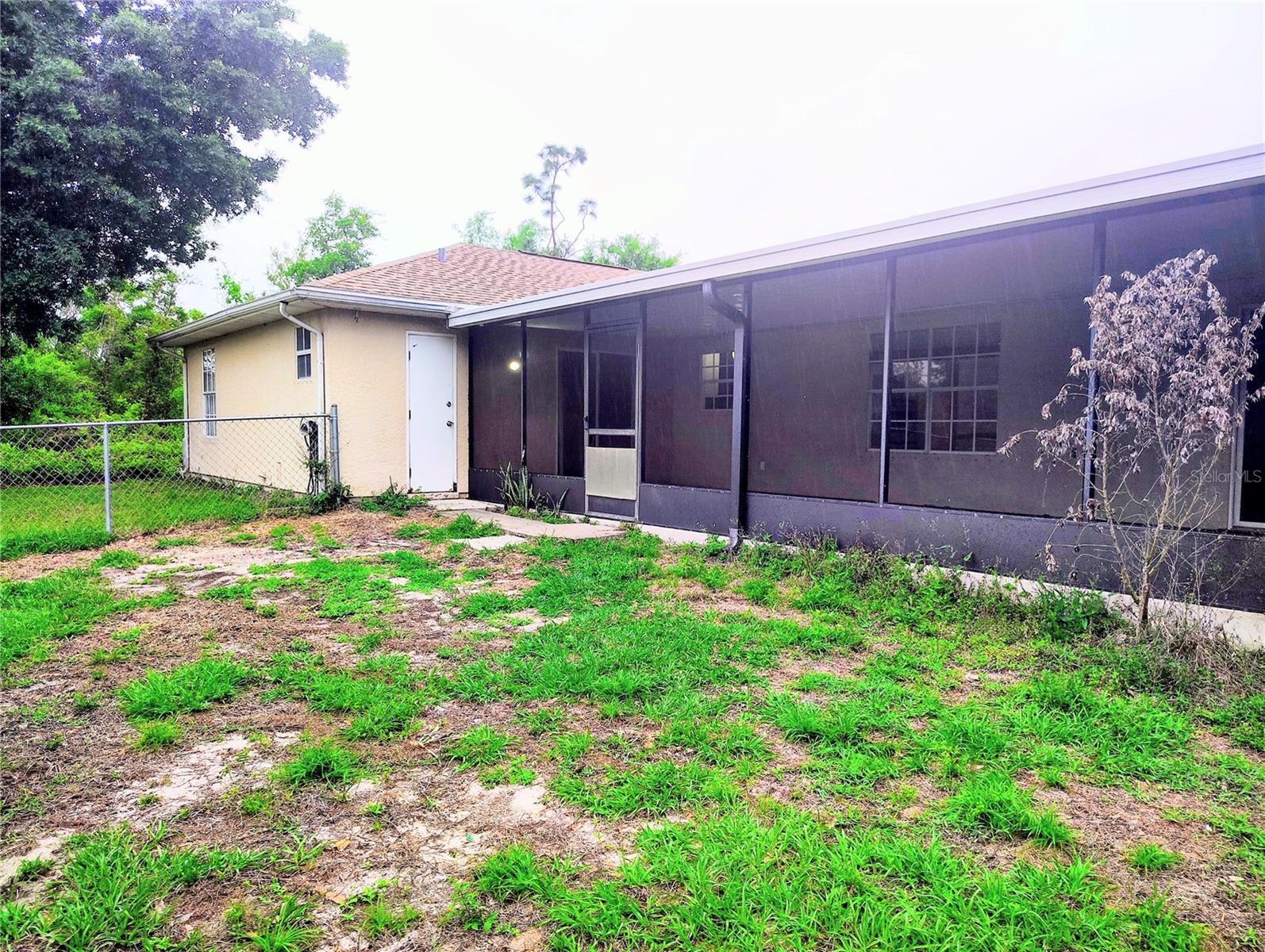 Image 9 of 34 For 168 Richlawn Avenue