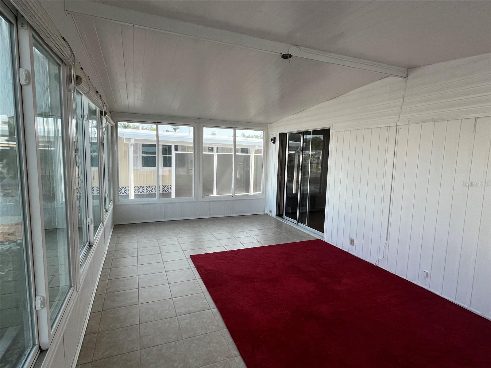 Image 21 of 39 For 825 Jolanda Circle