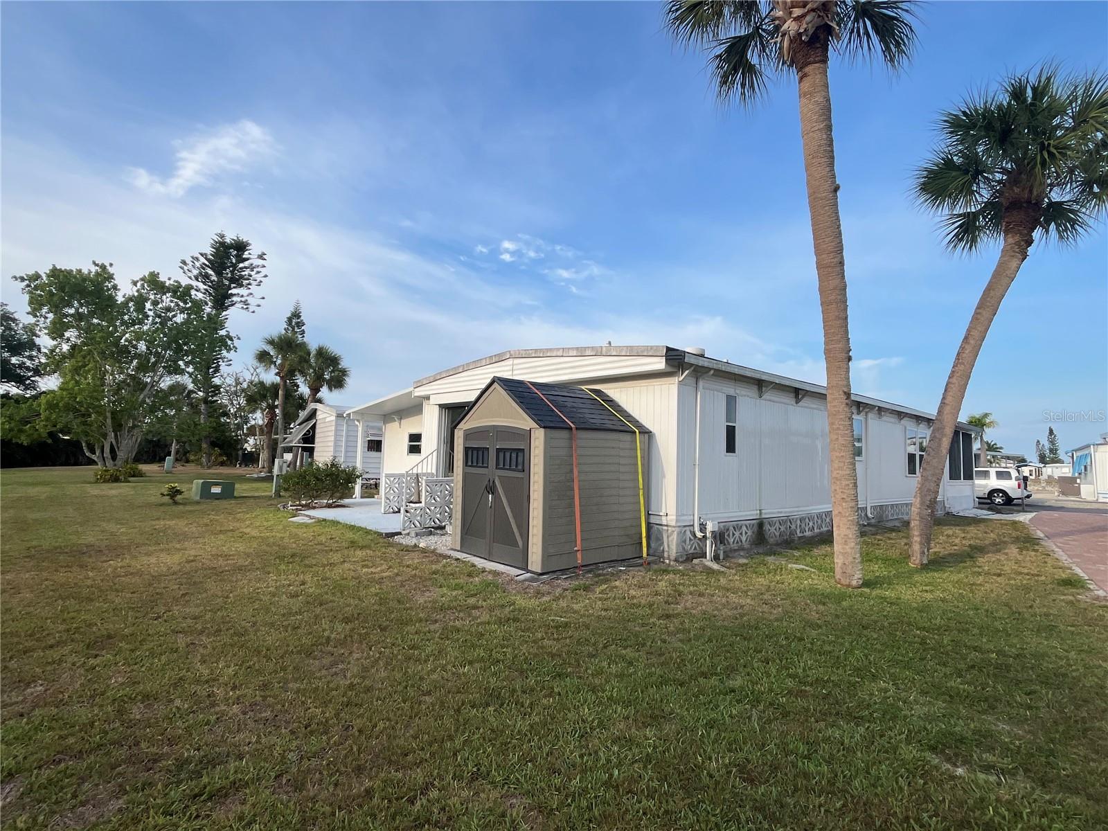 Image 6 of 39 For 825 Jolanda Circle