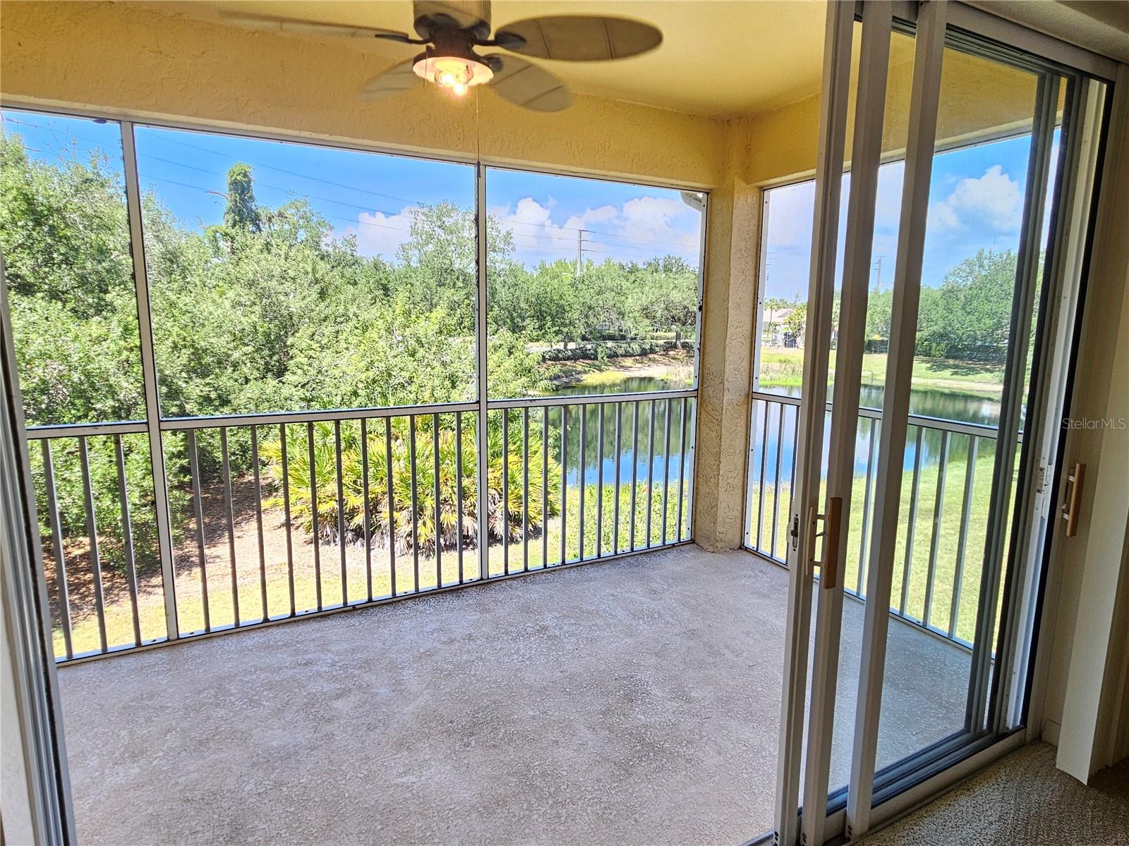 Image 10 of 45 For 904 Casa Del Lago Way 904