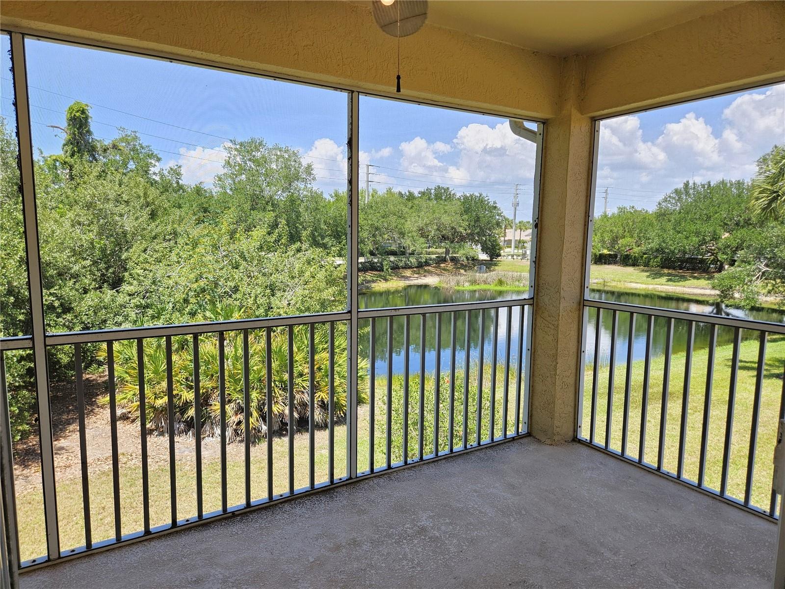 Image 11 of 45 For 904 Casa Del Lago Way 904
