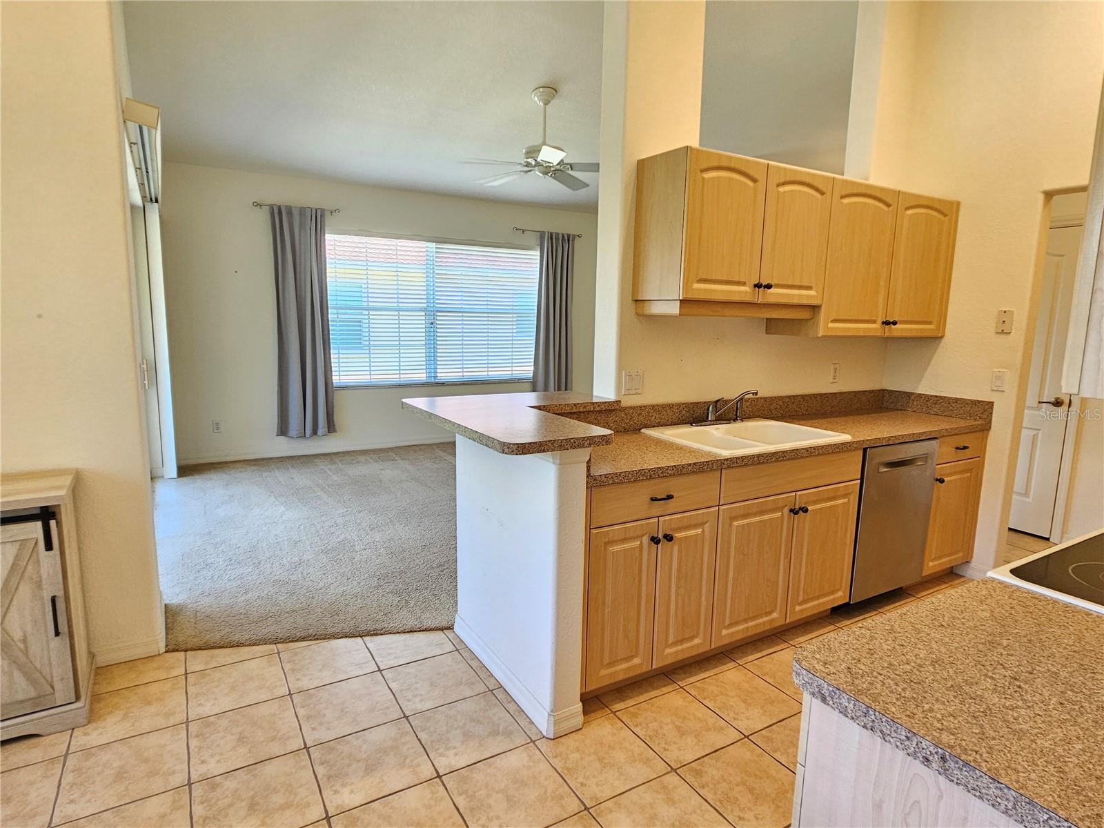 Image 19 of 45 For 904 Casa Del Lago Way 904