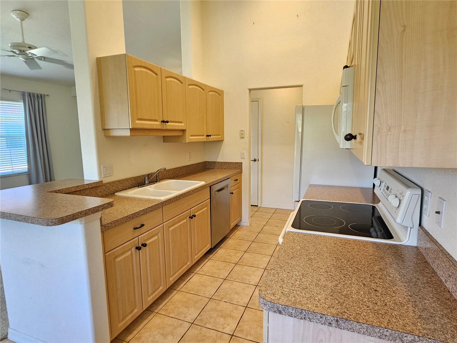 Image 21 of 45 For 904 Casa Del Lago Way 904