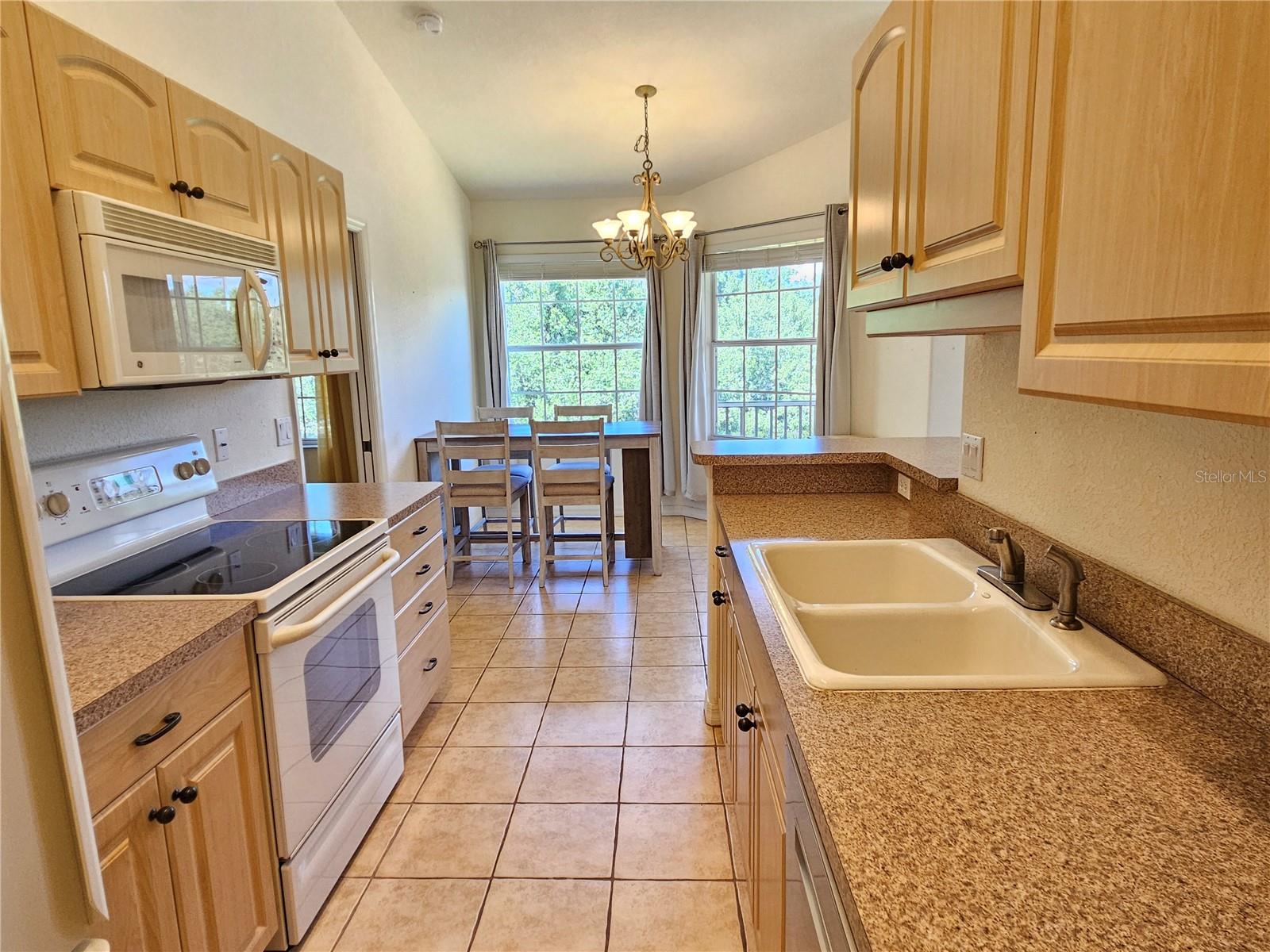Image 22 of 45 For 904 Casa Del Lago Way 904