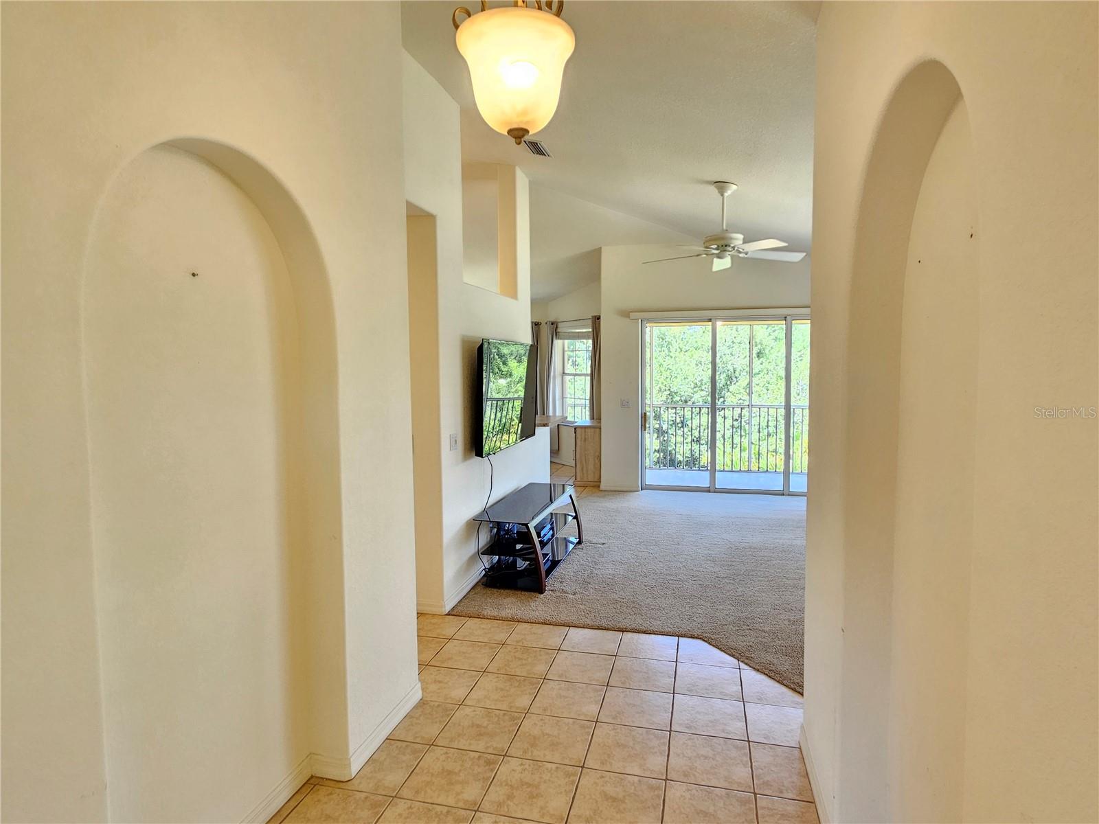 Image 6 of 45 For 904 Casa Del Lago Way 904