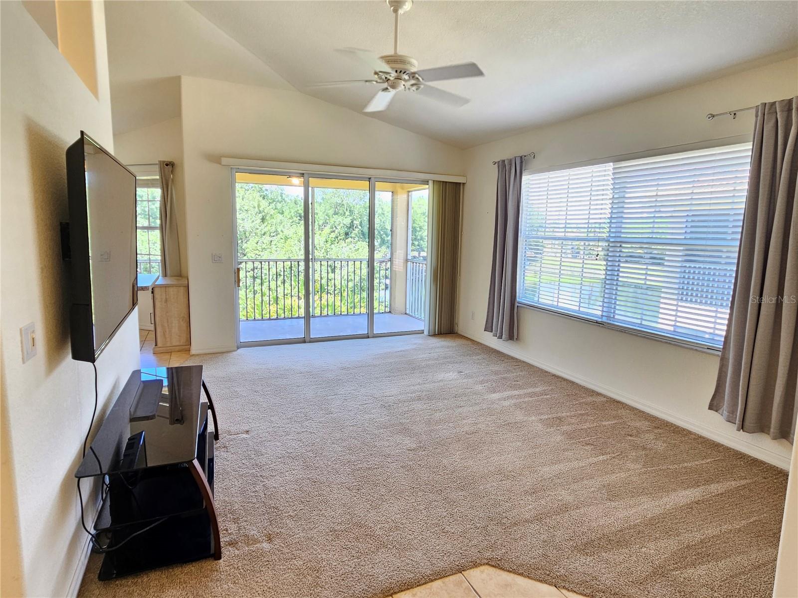 Image 7 of 45 For 904 Casa Del Lago Way 904