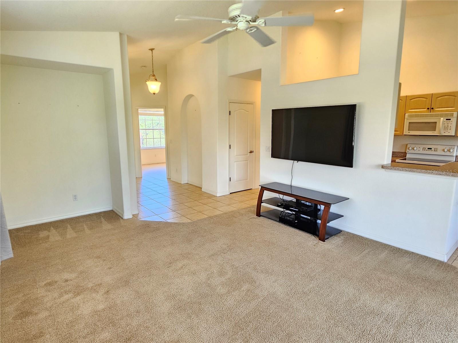 Image 9 of 45 For 904 Casa Del Lago Way 904