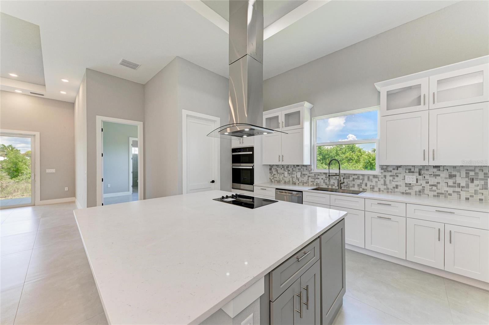Image 11 of 52 For 8147 Tracy Circle
