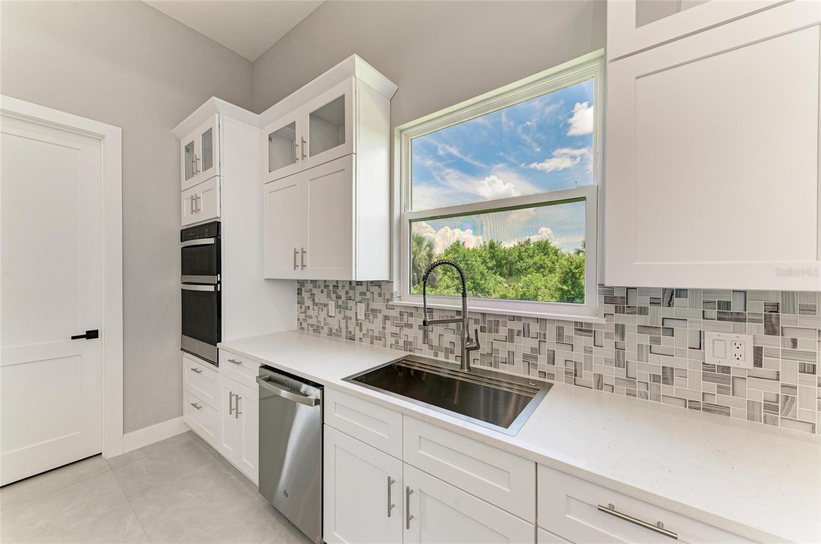 Image 12 of 52 For 8147 Tracy Circle