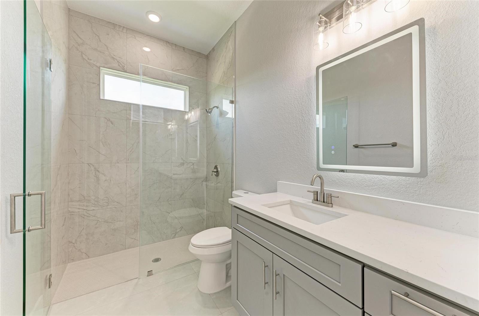 Image 33 of 52 For 8147 Tracy Circle