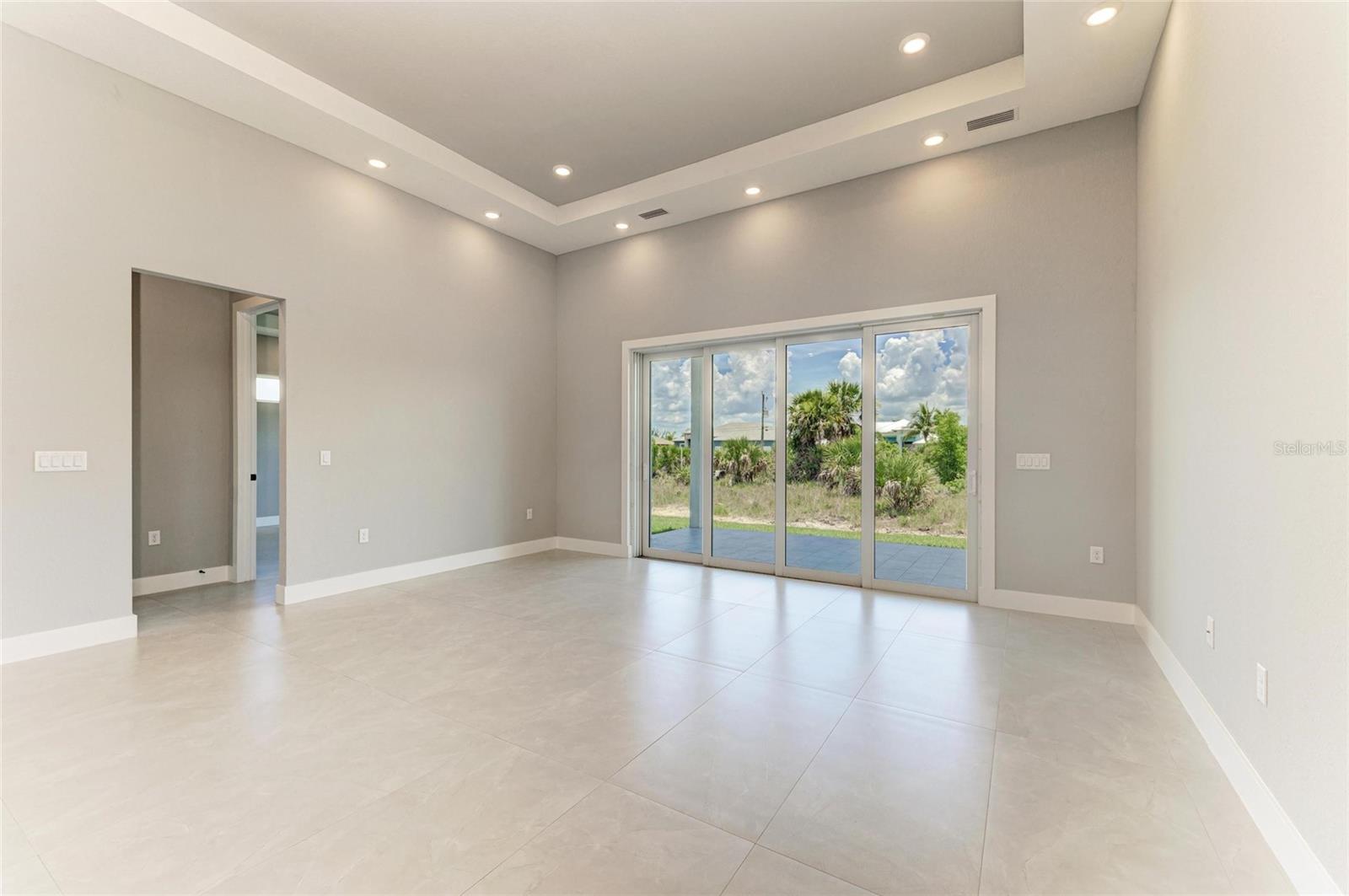 Image 7 of 52 For 8147 Tracy Circle