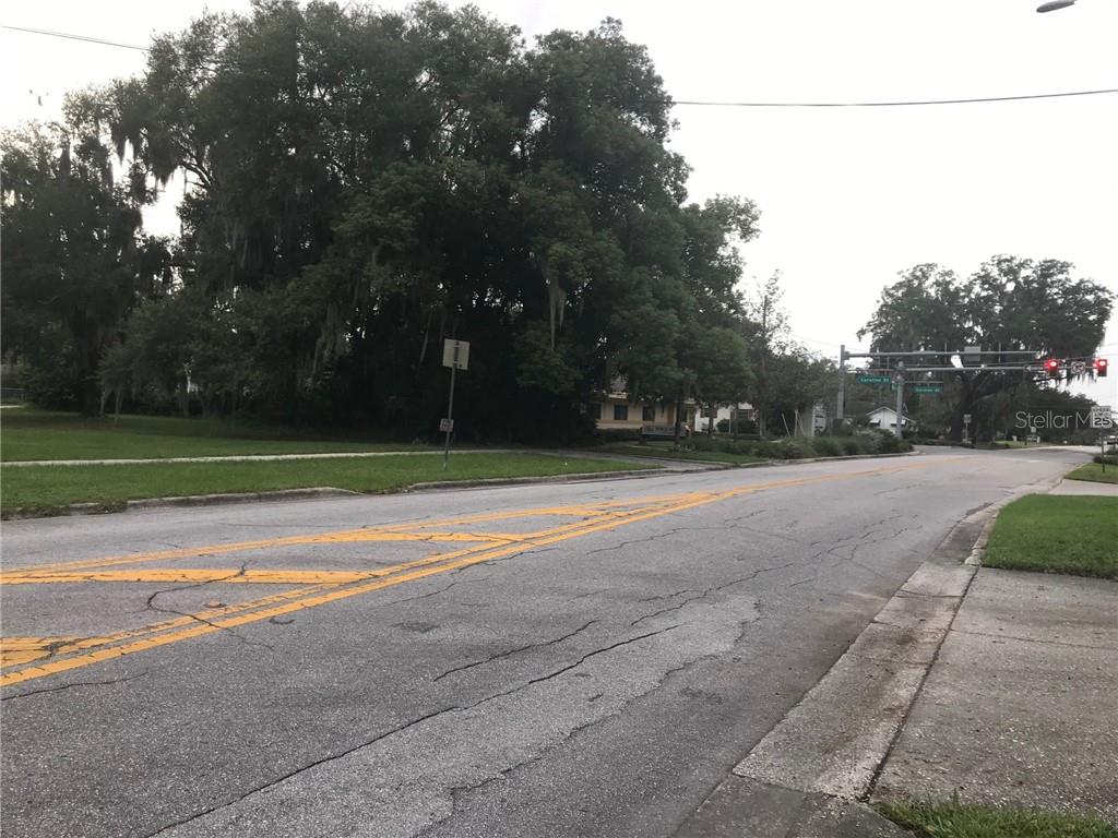 Listing photo id 2 for 315 Sinclair Avenue