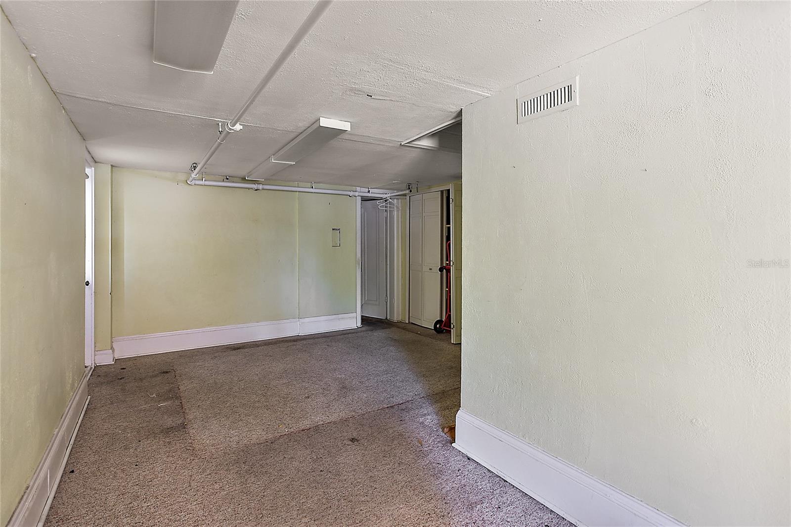 Image 13 of 28 For 410 Main Street