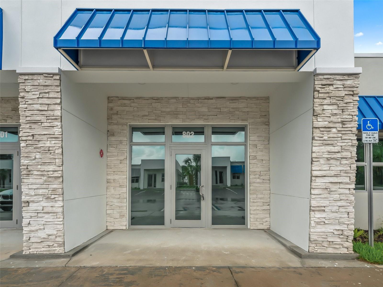Image 16 of 55 For 871 Highway 466  401&801