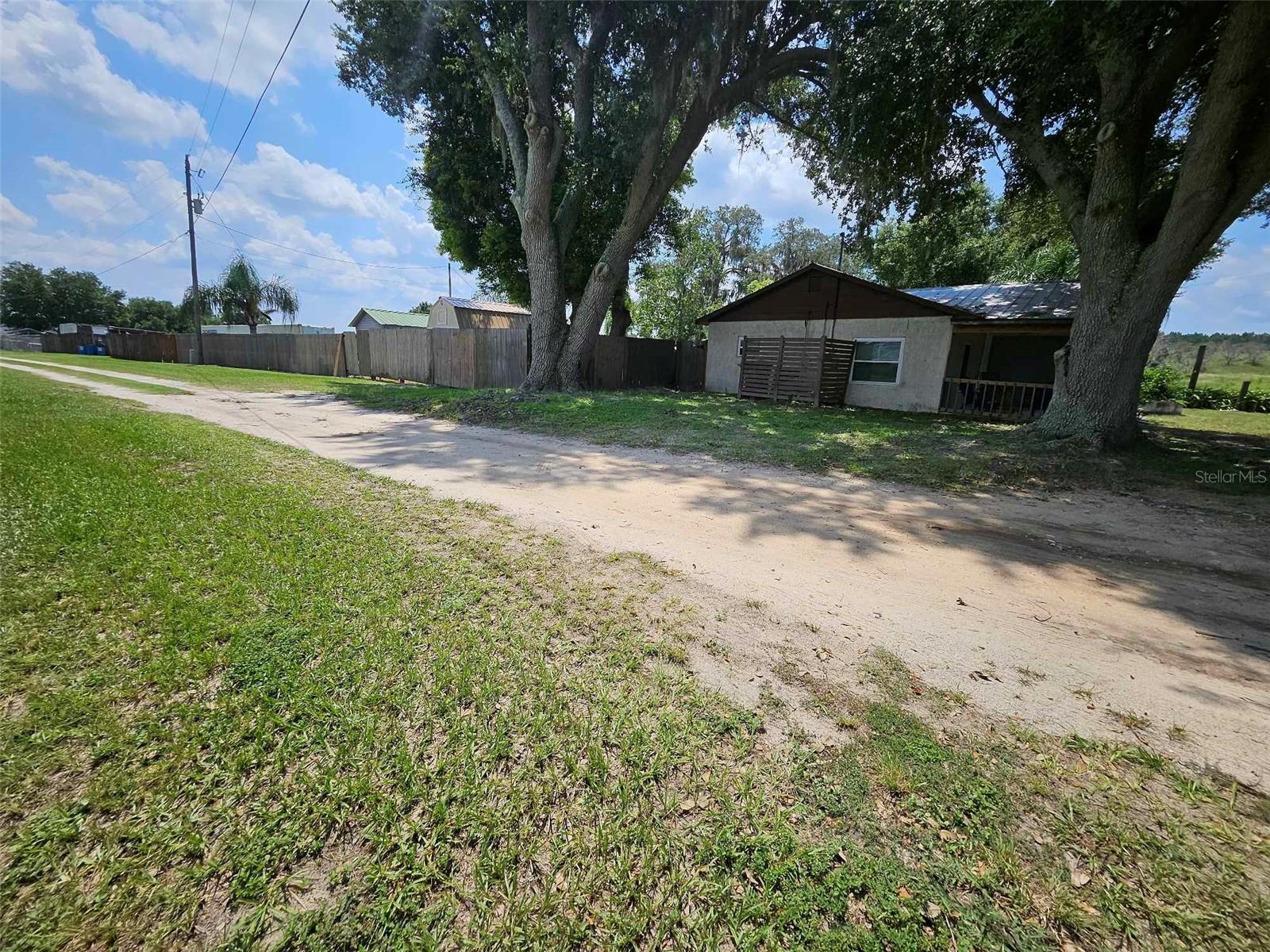 Image 6 of 62 For 10904 & 10908 Evmar Drive