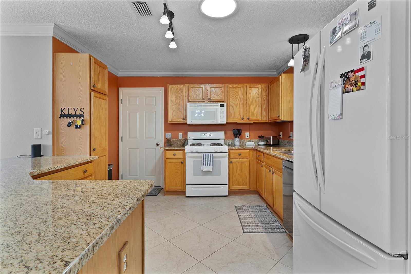 Image 11 of 41 For 17412 79th Lovewood Avenue