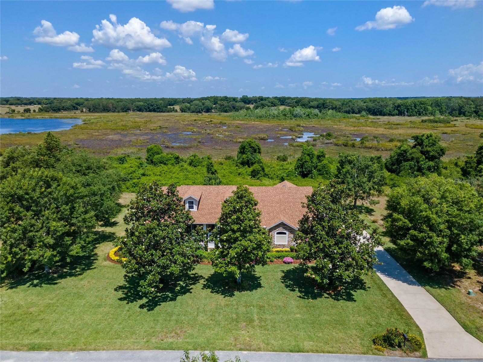 Image 44 of 49 For 18319 Great Blue Heron Drive