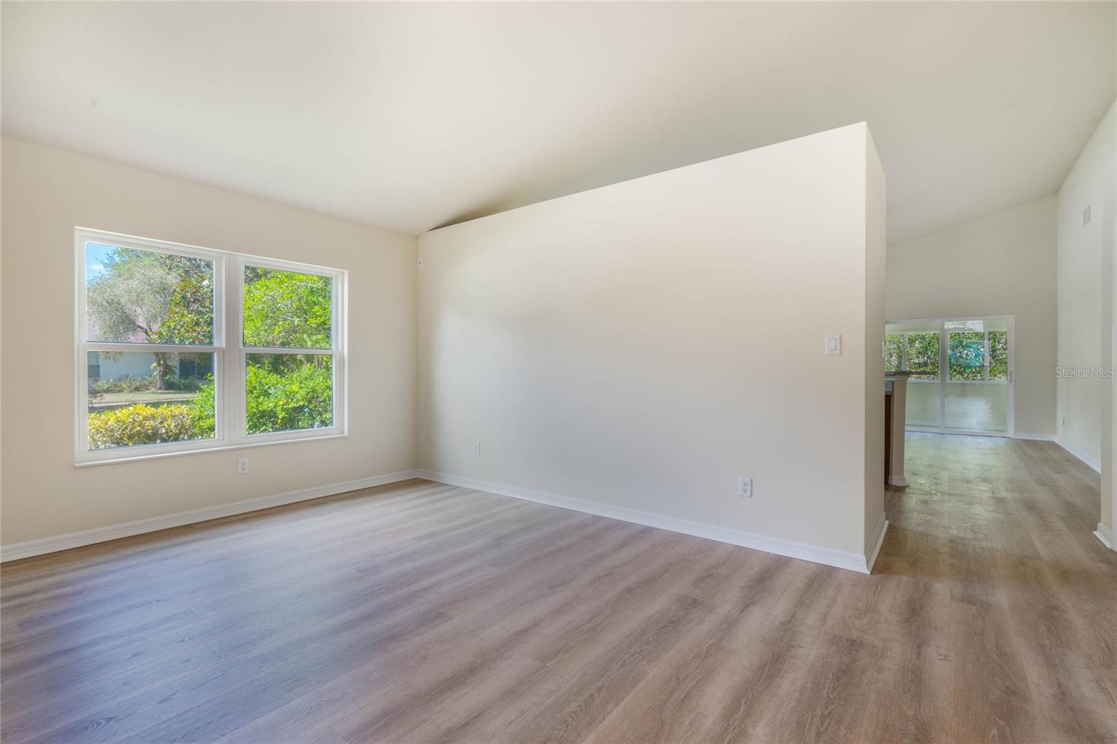 Image 10 of 37 For 24801 Cranes Roost Circle