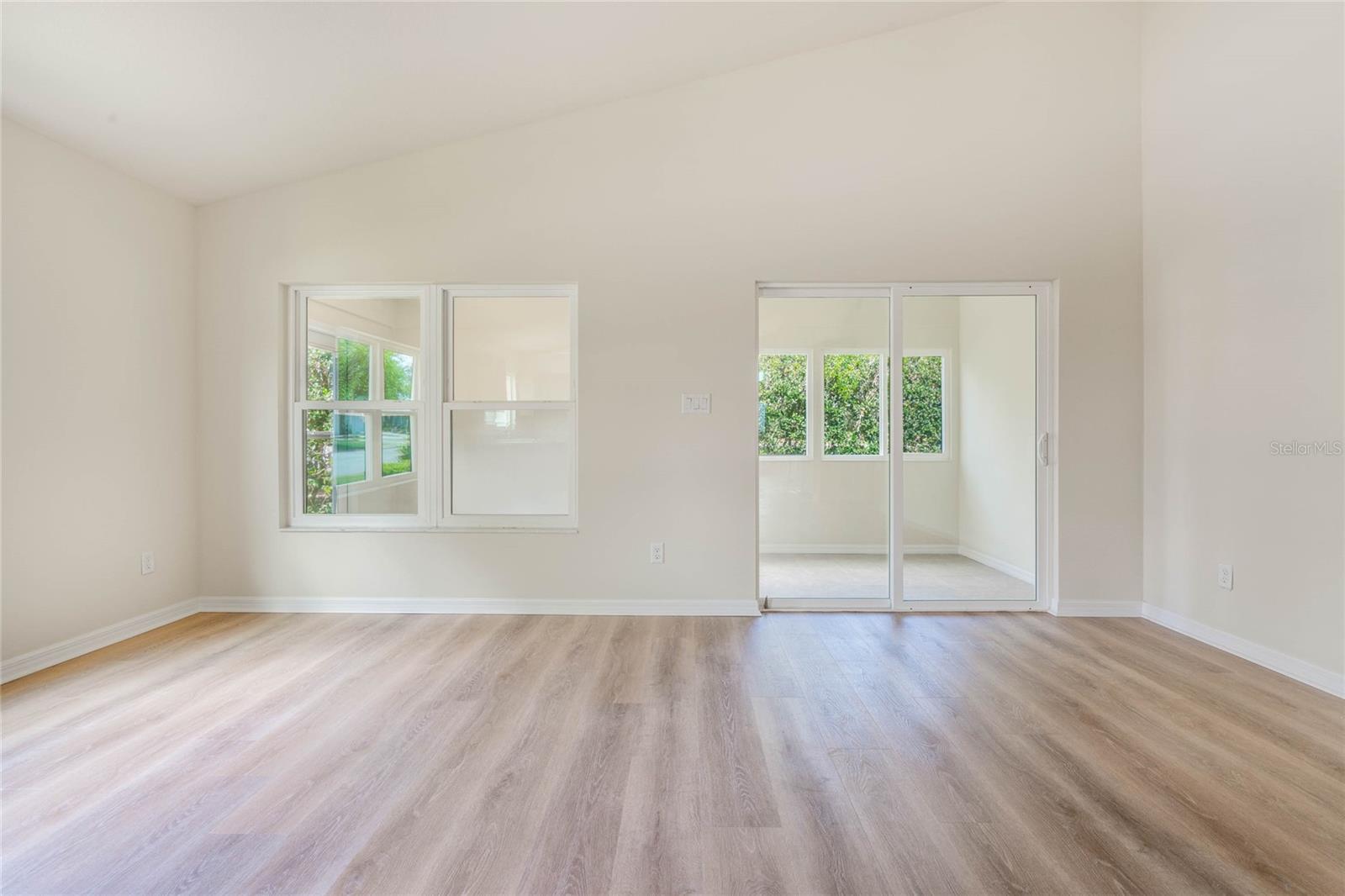 Image 18 of 37 For 24801 Cranes Roost Circle