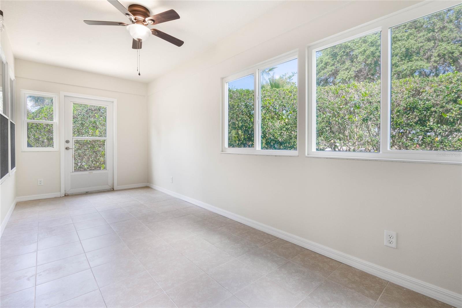 Image 19 of 37 For 24801 Cranes Roost Circle