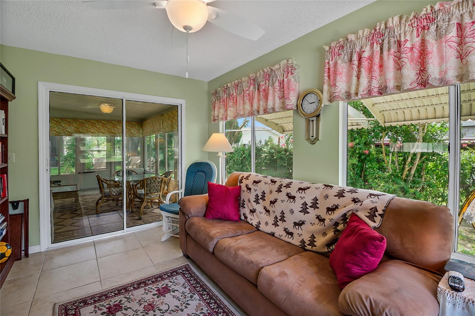 Image 20 of 47 For 17548 96th Avenue