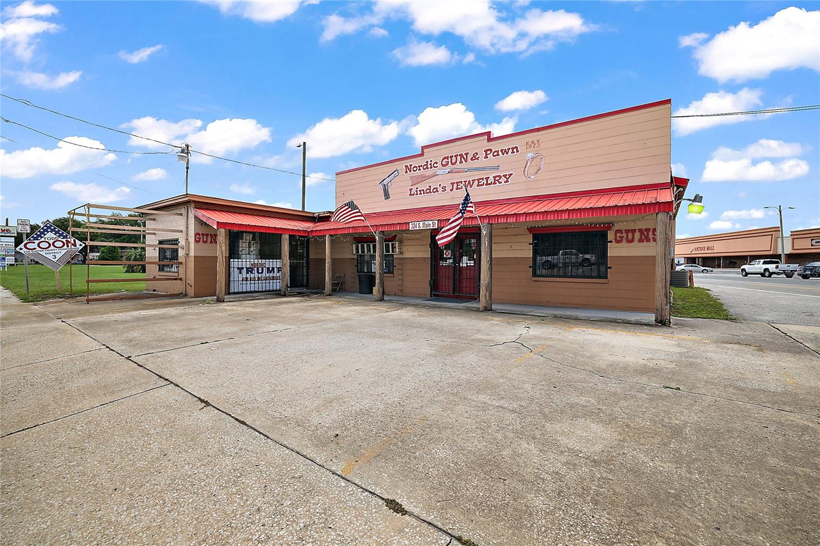 Image 2 of 19 For 324 Main Street